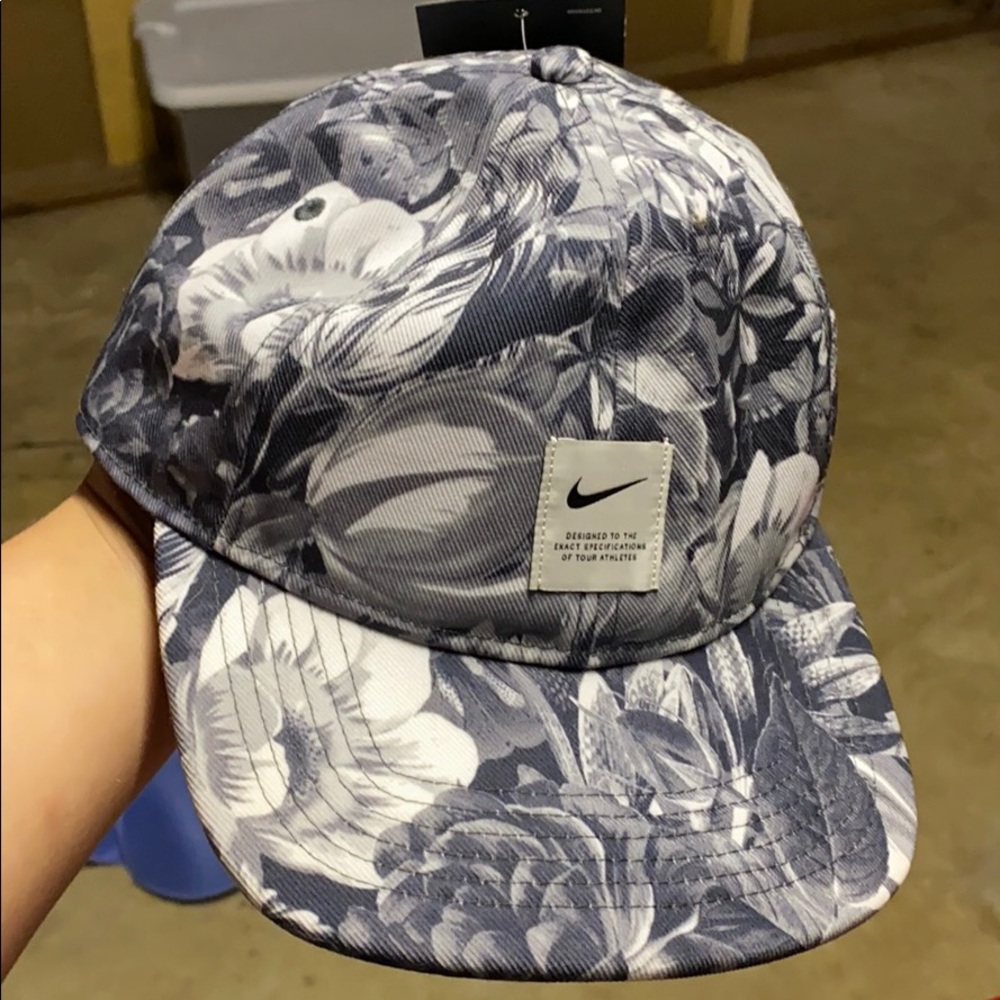 Womens Nike Hat